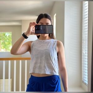 Lululemon Sculpt Crop Tank Size 4 White Camo